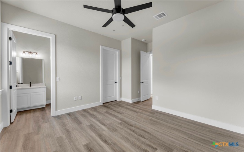 108 Double Circle Drive, Burnet, TX 78611, 4 Bedrooms Bedrooms, ,3 BathroomsBathrooms,Residential,For Sale,108 Double Circle Drive,0,606186