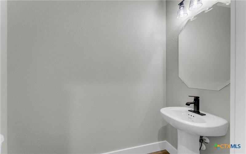 108 Double Circle Drive, Burnet, TX 78611, 4 Bedrooms Bedrooms, ,3 BathroomsBathrooms,Residential,For Sale,108 Double Circle Drive,0,606186