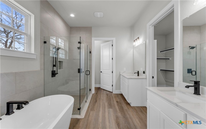 108 Double Circle Drive, Burnet, TX 78611, 4 Bedrooms Bedrooms, ,3 BathroomsBathrooms,Residential,For Sale,108 Double Circle Drive,0,606186