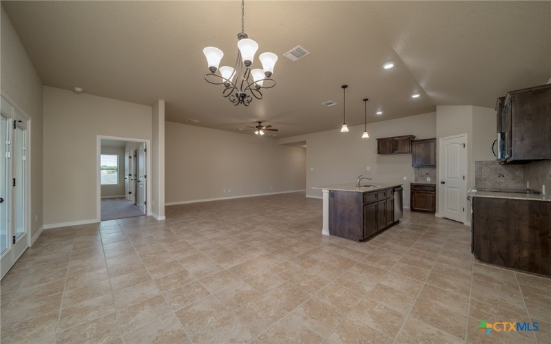 614 Bobby Lou Lane, Copperas Cove, TX 76522, 5 Habitaciones Habitaciones , ,3 BañosBaños,Residential,En Venta,614 Bobby Lou Lane,0,606312