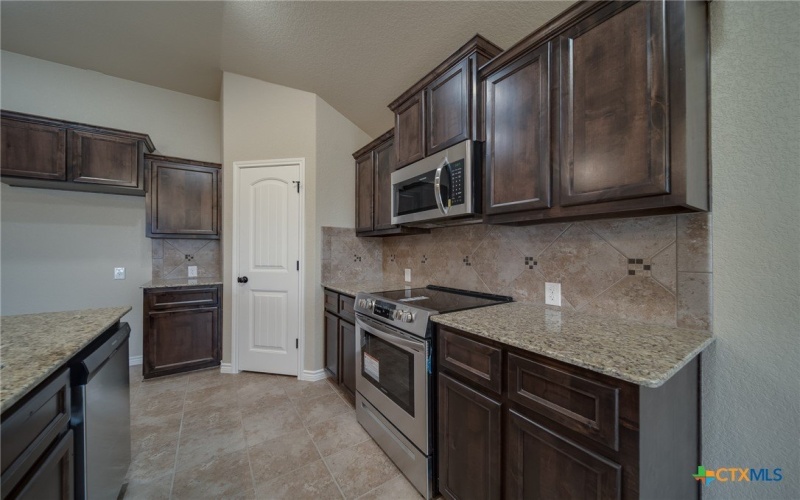 614 Bobby Lou Lane, Copperas Cove, TX 76522, 5 Habitaciones Habitaciones , ,3 BañosBaños,Residential,En Venta,614 Bobby Lou Lane,0,606312