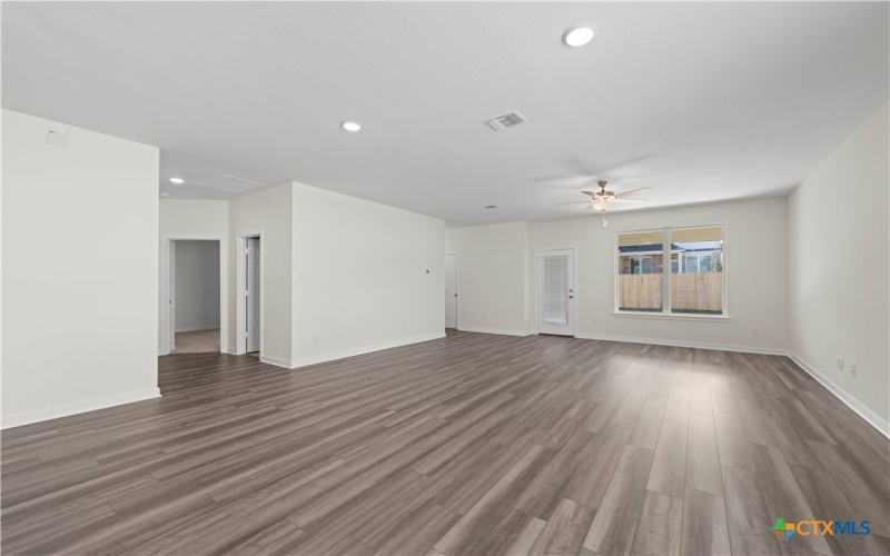 387 Pathfinder Drive, Copperas Cove, TX 76522, 3 Habitaciones Habitaciones , ,2 BañosBaños,Residential,En Venta,387 Pathfinder Drive,0,606335