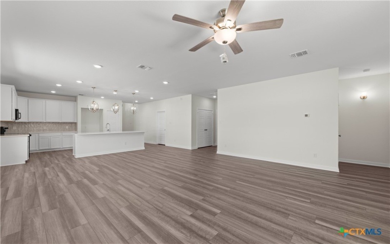 387 Pathfinder Drive, Copperas Cove, TX 76522, 3 Habitaciones Habitaciones , ,2 BañosBaños,Residential,En Venta,387 Pathfinder Drive,0,606335