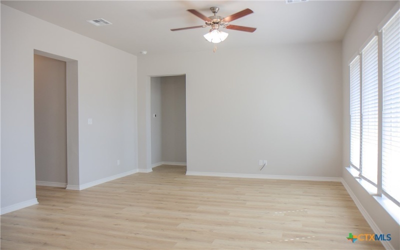 506 Story Avenue, Florence, TX 76527, 3 Habitaciones Habitaciones , ,2 BañosBaños,Residential,En Venta,506 Story Avenue,0,606448