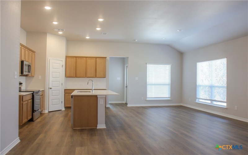 504 Story Avenue, Florence, TX 76527, 3 Habitaciones Habitaciones , ,2 BañosBaños,Residential,En Venta,504 Story Avenue,0,606570