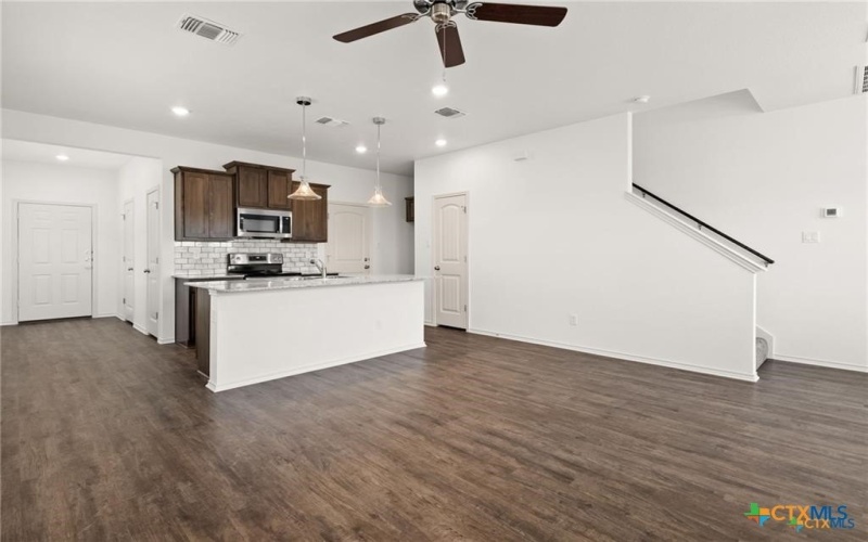 243 Green Valley Drive, Copperas Cove, TX 76522, 3 Habitaciones Habitaciones , ,3 BañosBaños,Residential,En Venta,243 Green Valley Drive,0,606584