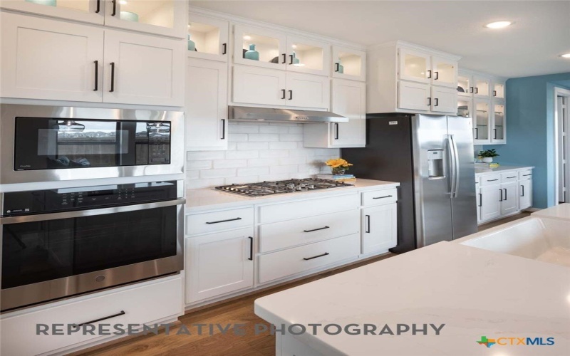 252 Menlo Bend, Liberty Hill, TX 78642, 4 Habitaciones Habitaciones , ,3 BañosBaños,Residential,En Venta,252 Menlo Bend,0,606382