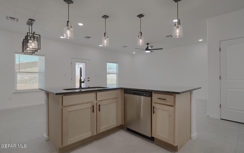 12165 Sanna Drive, El Paso, TX 79934, 4 Habitaciones Habitaciones , ,2 BañosBaños,Residential,En Venta,12165 Sanna Drive,0,939710