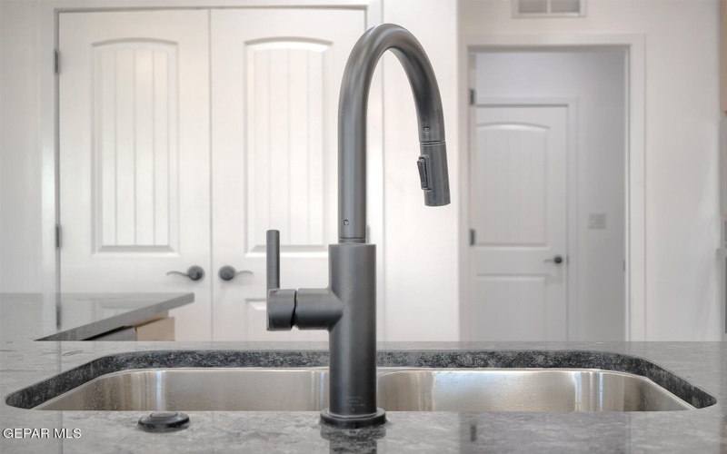 12165 Sanna Drive, El Paso, TX 79934, 4 Habitaciones Habitaciones , ,2 BañosBaños,Residential,En Venta,12165 Sanna Drive,0,939710