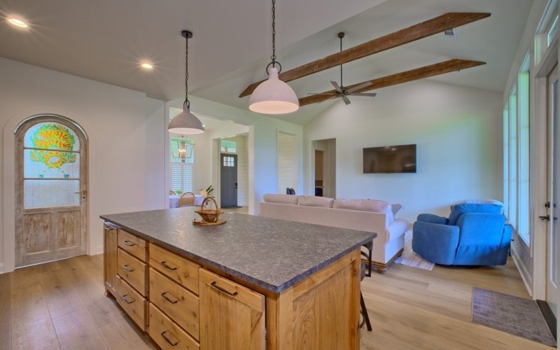 120 Palo Gaucho Lane West, Hemphill, TX 75948, 3 Bedrooms Bedrooms, ,3 BathroomsBathrooms,Residential,For Sale,120 Palo Gaucho Lane West,0,70012244