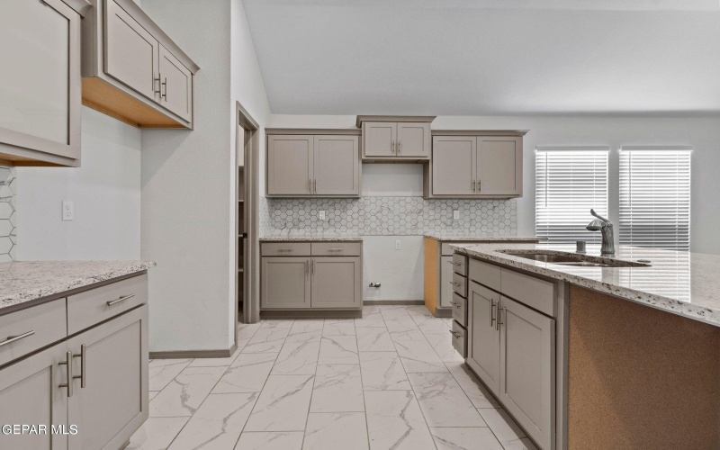 1404 Lightning Sky Place, El Paso, TX 79928, 4 Habitaciones Habitaciones , ,3 BañosBaños,Residential,En Venta,1404 Lightning Sky Place,0,939642