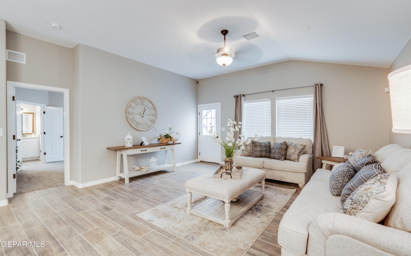 13832 Summer Hail Avenue, El Paso, TX 79928, 4 Bedrooms Bedrooms, ,3 BathroomsBathrooms,Residential,For Sale,13832 Summer Hail Avenue,0,939736