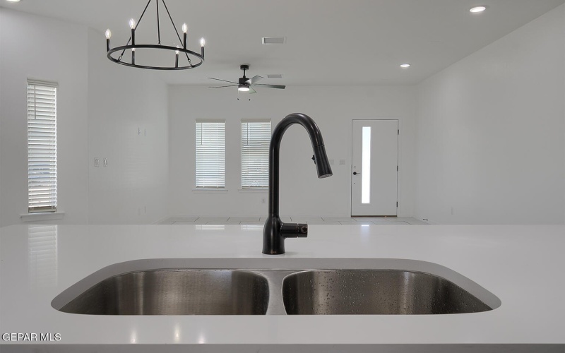 15120 ENDURANCE Avenue, El Paso, TX 79938, 4 Habitaciones Habitaciones , ,2 BañosBaños,Residential,En Venta,15120 ENDURANCE Avenue,0,939742