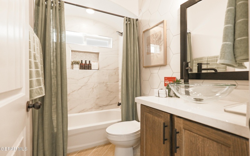 240 Bonnie Trail, Sunland Park, NM 88008, 5 Bedrooms Bedrooms, ,3 BathroomsBathrooms,Residential,For Sale,240 Bonnie Trail,0,939762