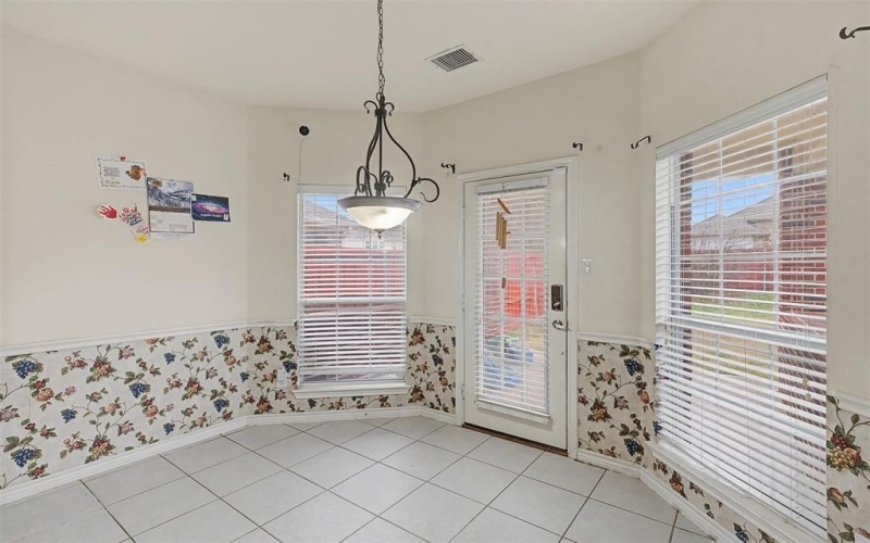 4525 Warbler Lane, Garland, TX 75043, 5 Habitaciones Habitaciones , ,3 BañosBaños,Residential,En Venta,4525 Warbler Lane,0,21201791