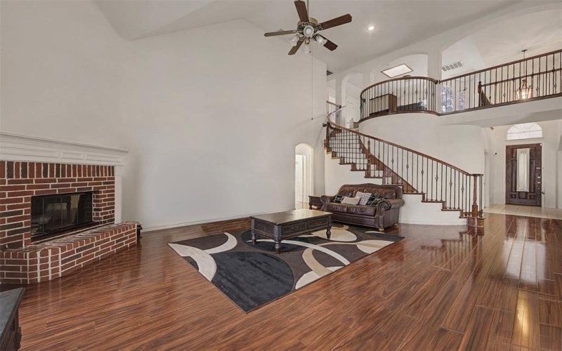 4525 Warbler Lane, Garland, TX 75043, 5 Habitaciones Habitaciones , ,3 BañosBaños,Residential,En Venta,4525 Warbler Lane,0,21201791