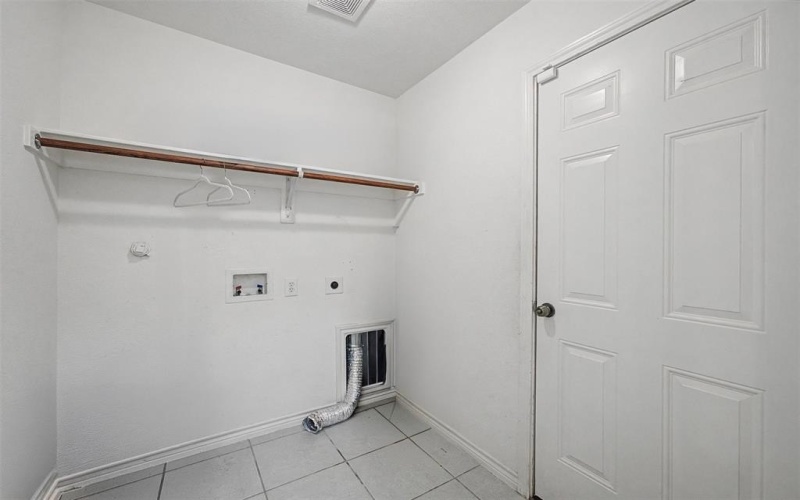 4525 Warbler Lane, Garland, TX 75043, 5 Habitaciones Habitaciones , ,3 BañosBaños,Residential,En Venta,4525 Warbler Lane,0,21201791