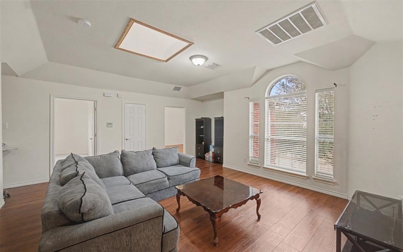 4525 Warbler Lane, Garland, TX 75043, 5 Habitaciones Habitaciones , ,3 BañosBaños,Residential,En Venta,4525 Warbler Lane,0,21201791