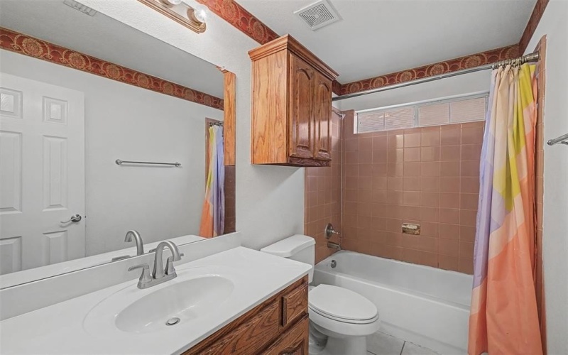 4525 Warbler Lane, Garland, TX 75043, 5 Habitaciones Habitaciones , ,3 BañosBaños,Residential,En Venta,4525 Warbler Lane,0,21201791