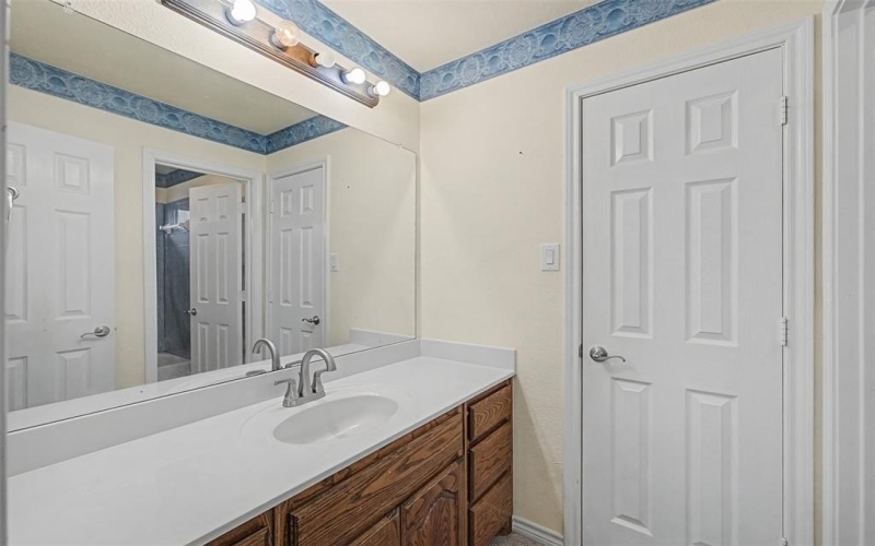 4525 Warbler Lane, Garland, TX 75043, 5 Habitaciones Habitaciones , ,3 BañosBaños,Residential,En Venta,4525 Warbler Lane,0,21201791