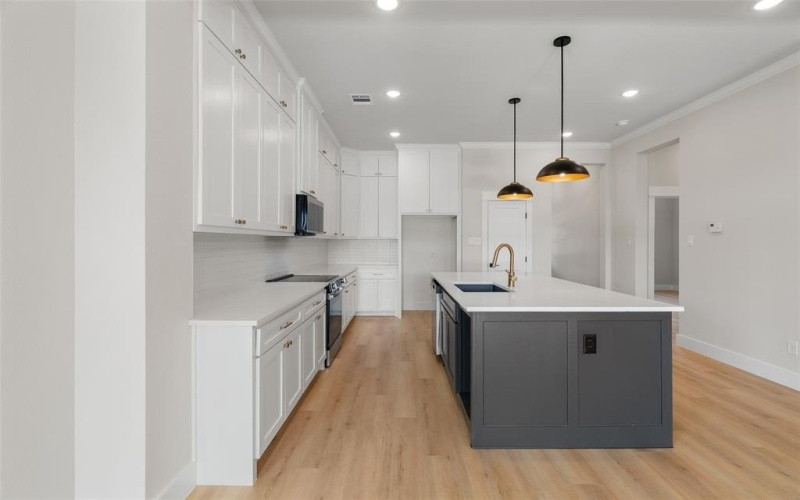 1118 Thicket Trail, Granbury, TX 76048, 3 Bedrooms Bedrooms, ,2 BathroomsBathrooms,Residential,For Sale,1118 Thicket Trail,0,21201841