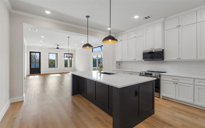 1118 Thicket Trail, Granbury, TX 76048, 3 Bedrooms Bedrooms, ,2 BathroomsBathrooms,Residential,For Sale,1118 Thicket Trail,0,21201841