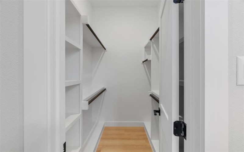 1118 Thicket Trail, Granbury, TX 76048, 3 Bedrooms Bedrooms, ,2 BathroomsBathrooms,Residential,For Sale,1118 Thicket Trail,0,21201841