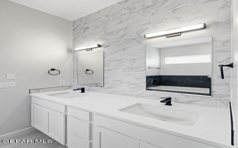 13972 Paseo Central Avenue, Horizon City, TX 79928, 4 Habitaciones Habitaciones , ,2 BañosBaños,Residential,En Venta,13972 Paseo Central Avenue,0,939837