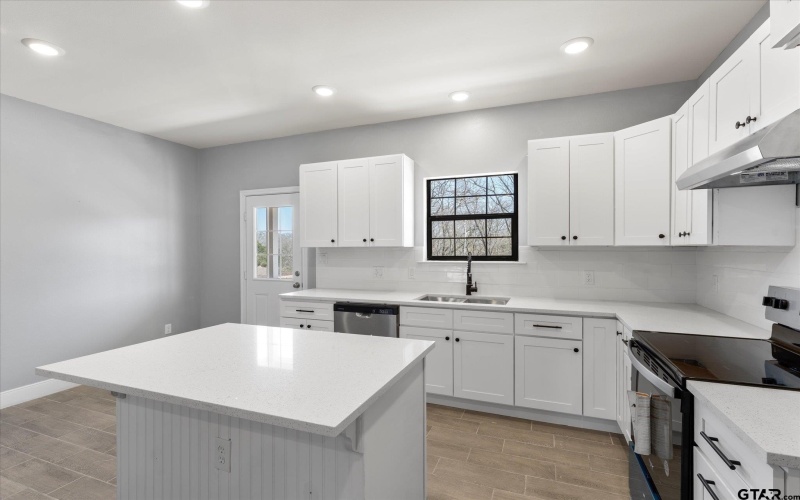 201 S Quille, Mt Pleasant, TX 75455, 4 Habitaciones Habitaciones , ,2 BañosBaños,Residential,En Venta,201 S Quille,0,24014298