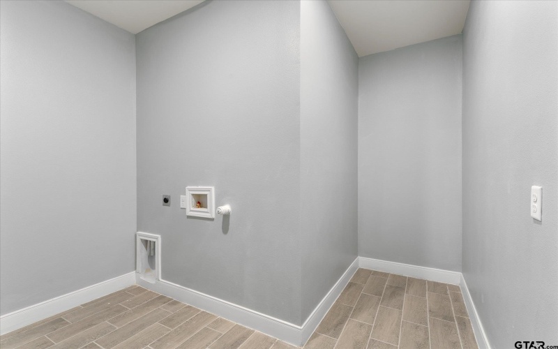 201 S Quille, Mt Pleasant, TX 75455, 4 Habitaciones Habitaciones , ,2 BañosBaños,Residential,En Venta,201 S Quille,0,24014298