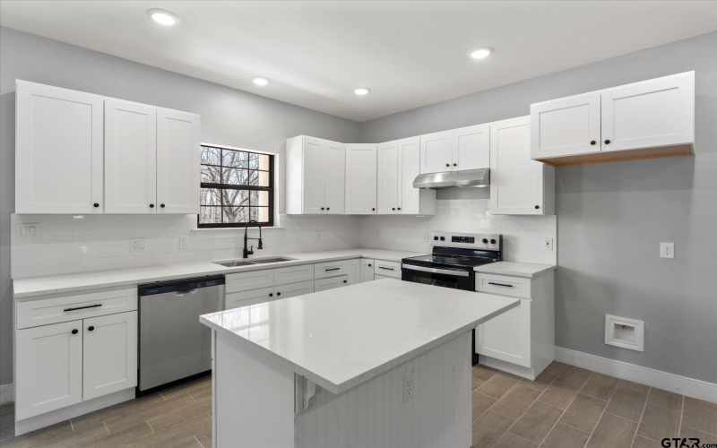 201 S Quille, Mt Pleasant, TX 75455, 4 Habitaciones Habitaciones , ,2 BañosBaños,Residential,En Venta,201 S Quille,0,24014298