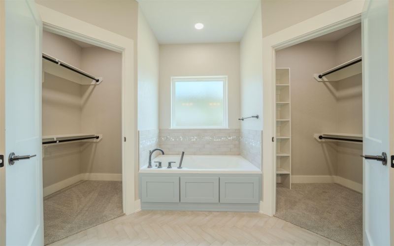 2941 E Carrie Ln, Longview, TX 75605, 4 Bedrooms Bedrooms, ,2 BathroomsBathrooms,Residential,For Sale,2941 E Carrie Ln,0,20261696