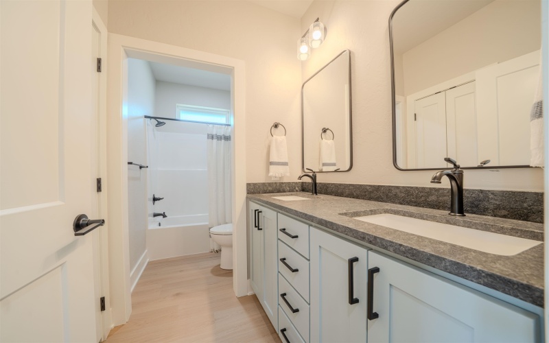 2941 E Carrie Ln, Longview, TX 75605, 4 Bedrooms Bedrooms, ,2 BathroomsBathrooms,Residential,For Sale,2941 E Carrie Ln,0,20261696