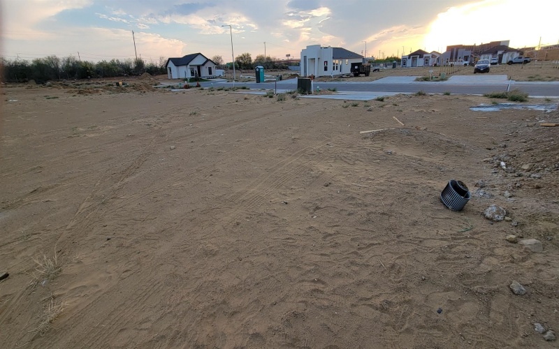 5057 Luna Grande Lp., Laredo, TX 78046, 3 Bedrooms Bedrooms, ,2 BathroomsBathrooms,Residential,For Sale,5057 Luna Grande Lp.,0,20261161