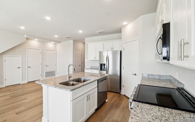 7150 Magnolia Creek, San Antonio, TX 78252, ,Residential Multi Family,En Venta,7150 Magnolia Creek,0,1947360