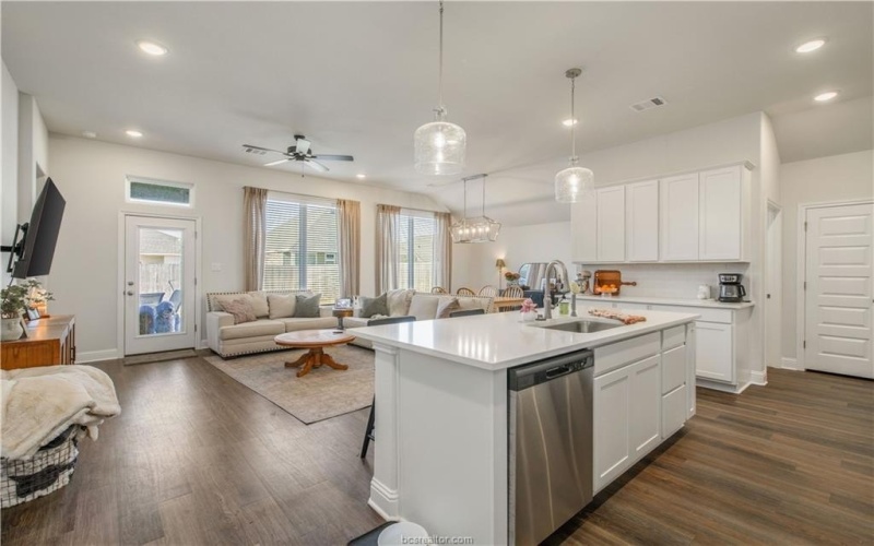 5951 Eldora Drive, College Station, TX 77845, 3 Bedrooms Bedrooms, ,2 BathroomsBathrooms,Residential,For Sale,5951 Eldora Drive,0,26002971