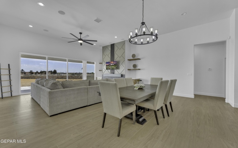 14930 Hinojos Avenue, El Paso, TX 79938, 4 Habitaciones Habitaciones , ,3 BañosBaños,Residential,En Venta,14930 Hinojos Avenue,0,939866