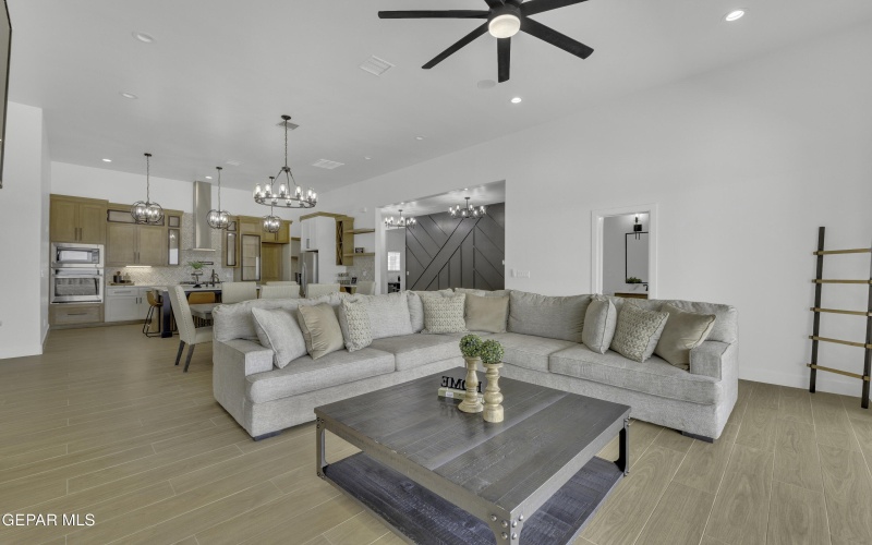 14930 Hinojos Avenue, El Paso, TX 79938, 4 Habitaciones Habitaciones , ,3 BañosBaños,Residential,En Venta,14930 Hinojos Avenue,0,939866