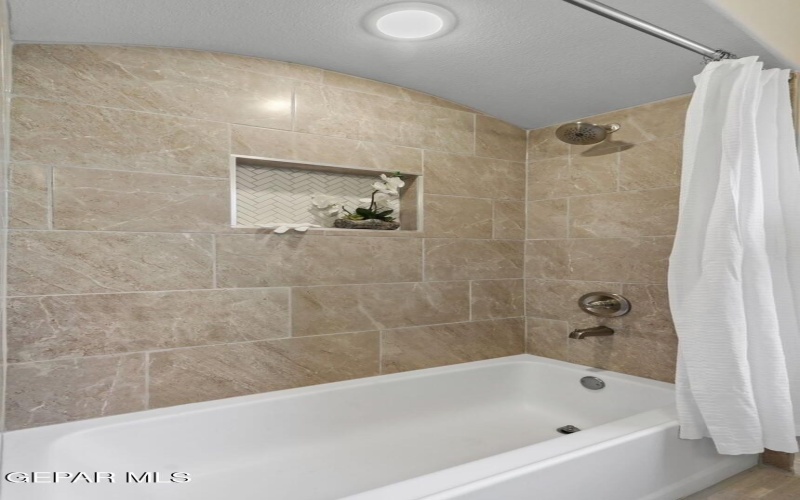 202 Bonnie Trail, Sunland Park, NM 88008, 4 Bedrooms Bedrooms, ,3 BathroomsBathrooms,Residential,For Sale,202 Bonnie Trail,0,939867