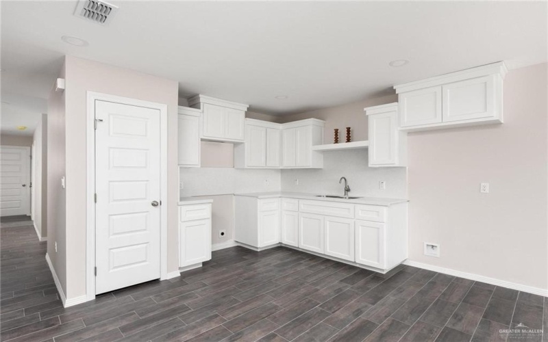 608 W Los Torritos Street, Weslaco, TX 78596, 2 Bedrooms Bedrooms, ,2 BathroomsBathrooms,Residential,For Sale,608 W Los Torritos Street,0,497726