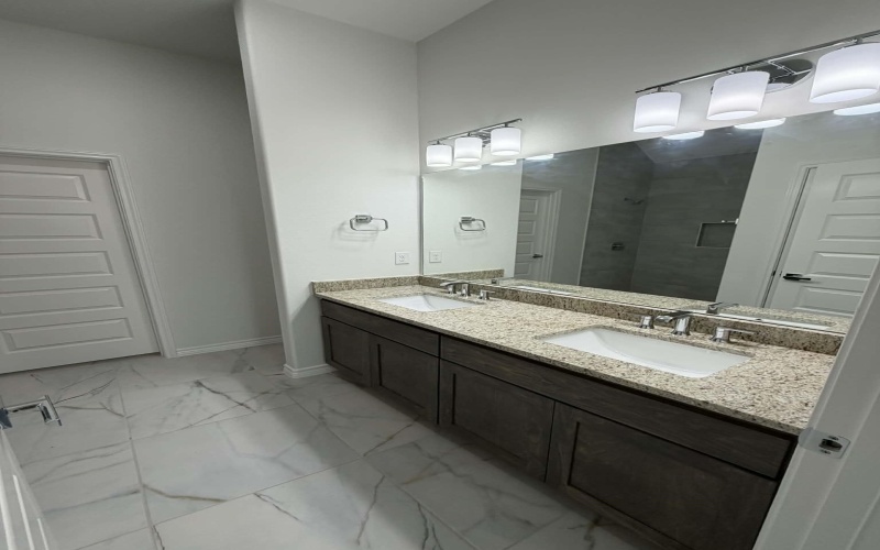 5609 Beefalo Ln., Laredo, TX 78046, 4 Bedrooms Bedrooms, ,2 BathroomsBathrooms,Residential,For Sale,5609 Beefalo Ln.,0,20261175