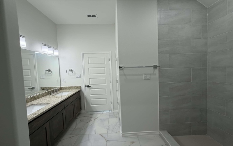 5609 Beefalo Ln., Laredo, TX 78046, 4 Bedrooms Bedrooms, ,2 BathroomsBathrooms,Residential,For Sale,5609 Beefalo Ln.,0,20261175