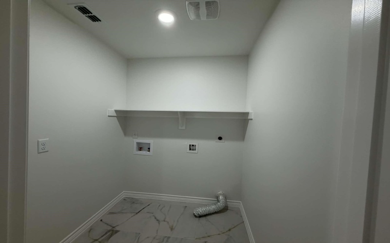 5609 Beefalo Ln., Laredo, TX 78046, 4 Bedrooms Bedrooms, ,2 BathroomsBathrooms,Residential,For Sale,5609 Beefalo Ln.,0,20261175