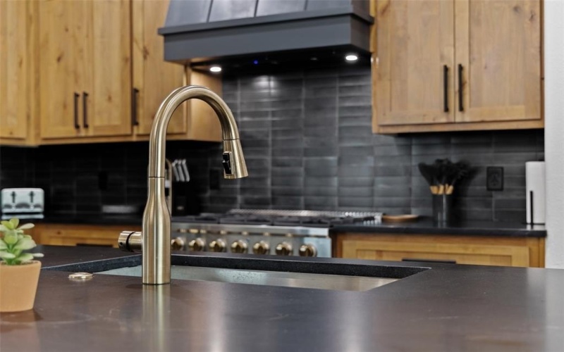 1832 S Park Avenue, Denison, TX 75020, 4 Habitaciones Habitaciones , ,3 BañosBaños,Residential,En Venta,1832 S Park Avenue,0,21202604