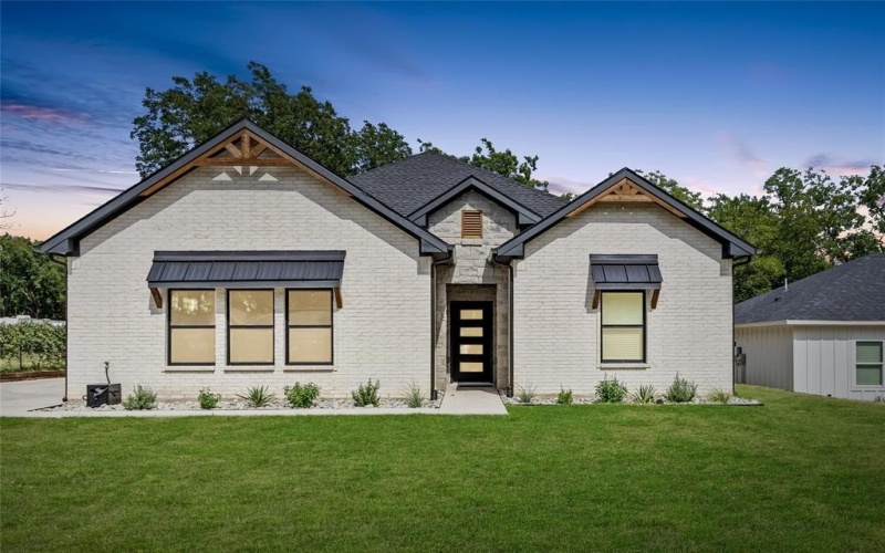 1832 S Park Avenue, Denison, TX 75020, 4 Habitaciones Habitaciones , ,3 BañosBaños,Residential,En Venta,1832 S Park Avenue,0,21202604