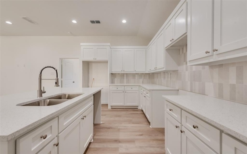 2247 Garden Drive, Dallas, TX 75215, 4 Habitaciones Habitaciones , ,2 BañosBaños,Residential,En Venta,2247 Garden Drive,0,21202980