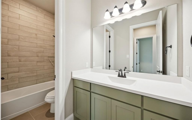 1009 Goldenrod Drive, Crowley, TX 76036, 4 Bedrooms Bedrooms, ,3 BathroomsBathrooms,Residential,For Sale,1009 Goldenrod Drive,0,21203035