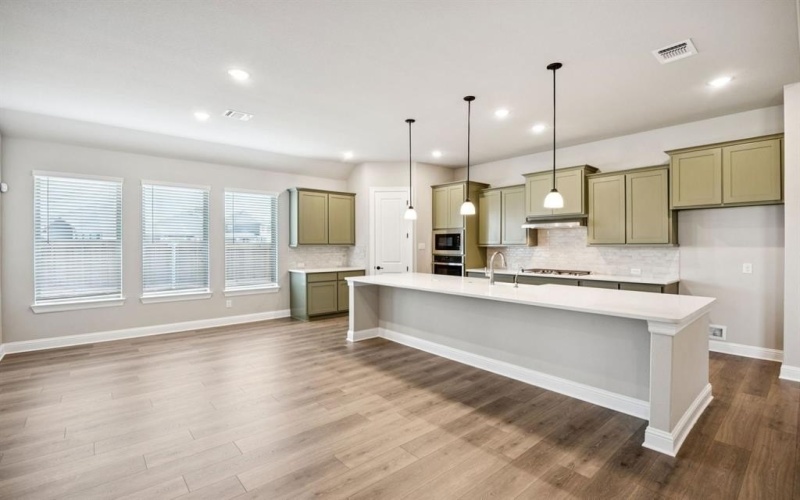 1009 Goldenrod Drive, Crowley, TX 76036, 4 Bedrooms Bedrooms, ,3 BathroomsBathrooms,Residential,For Sale,1009 Goldenrod Drive,0,21203035