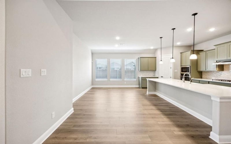 1009 Goldenrod Drive, Crowley, TX 76036, 4 Bedrooms Bedrooms, ,3 BathroomsBathrooms,Residential,For Sale,1009 Goldenrod Drive,0,21203035