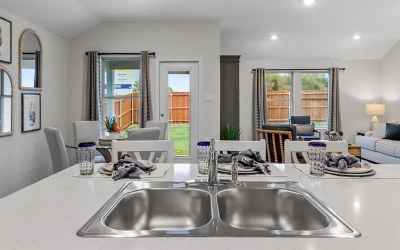 3102 Charleston Drive, Ennis, TX 75119, 4 Bedrooms Bedrooms, ,2 BathroomsBathrooms,Residential,For Sale,3102 Charleston Drive,0,21203082